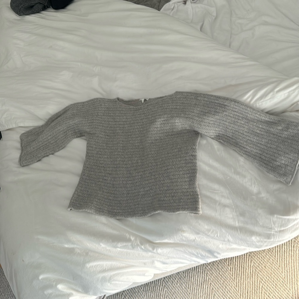Gorgeous 100% cashmere Garnet Hill Sweater